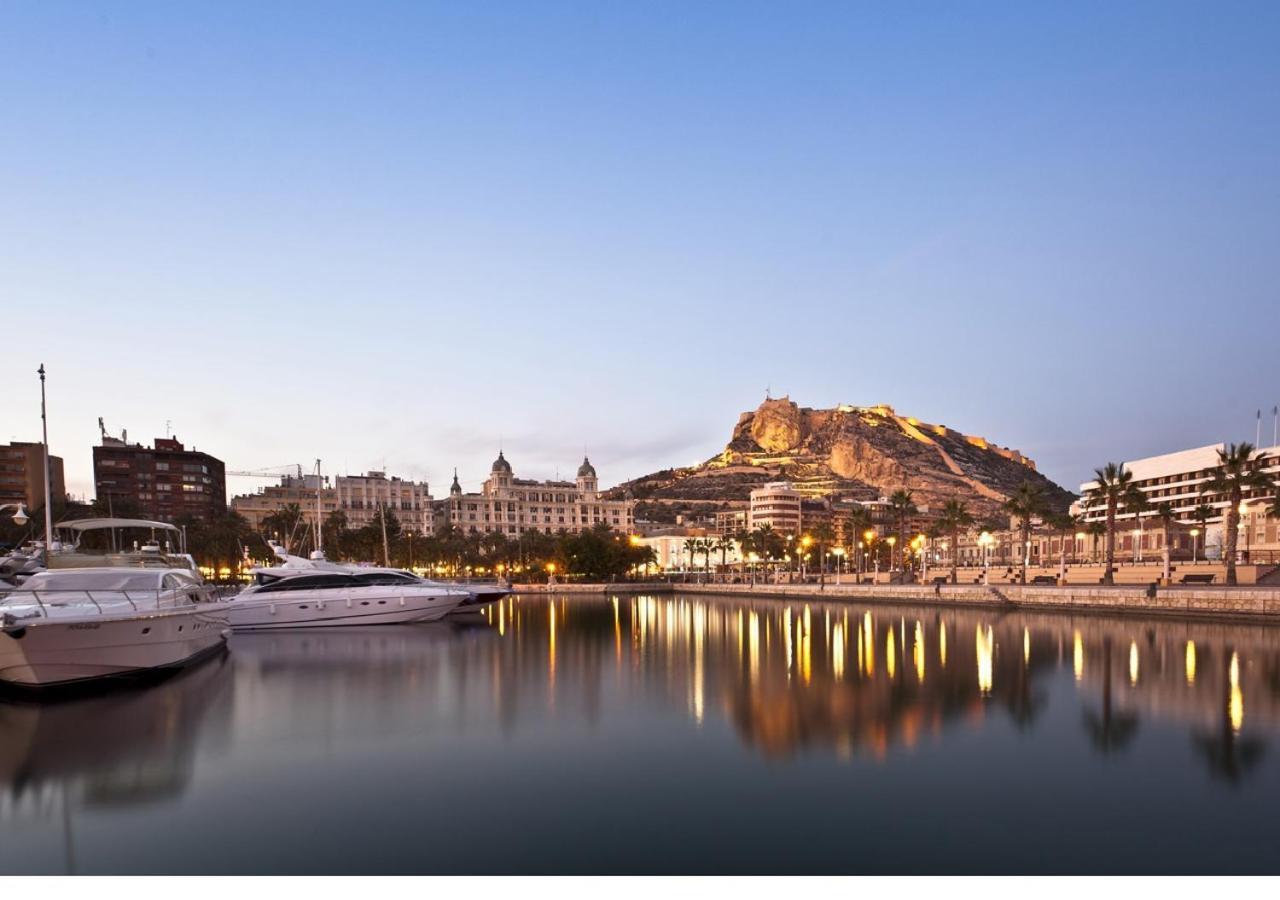 Luxury New Apartment City Centre & Beach, Alicante Exteriör bild